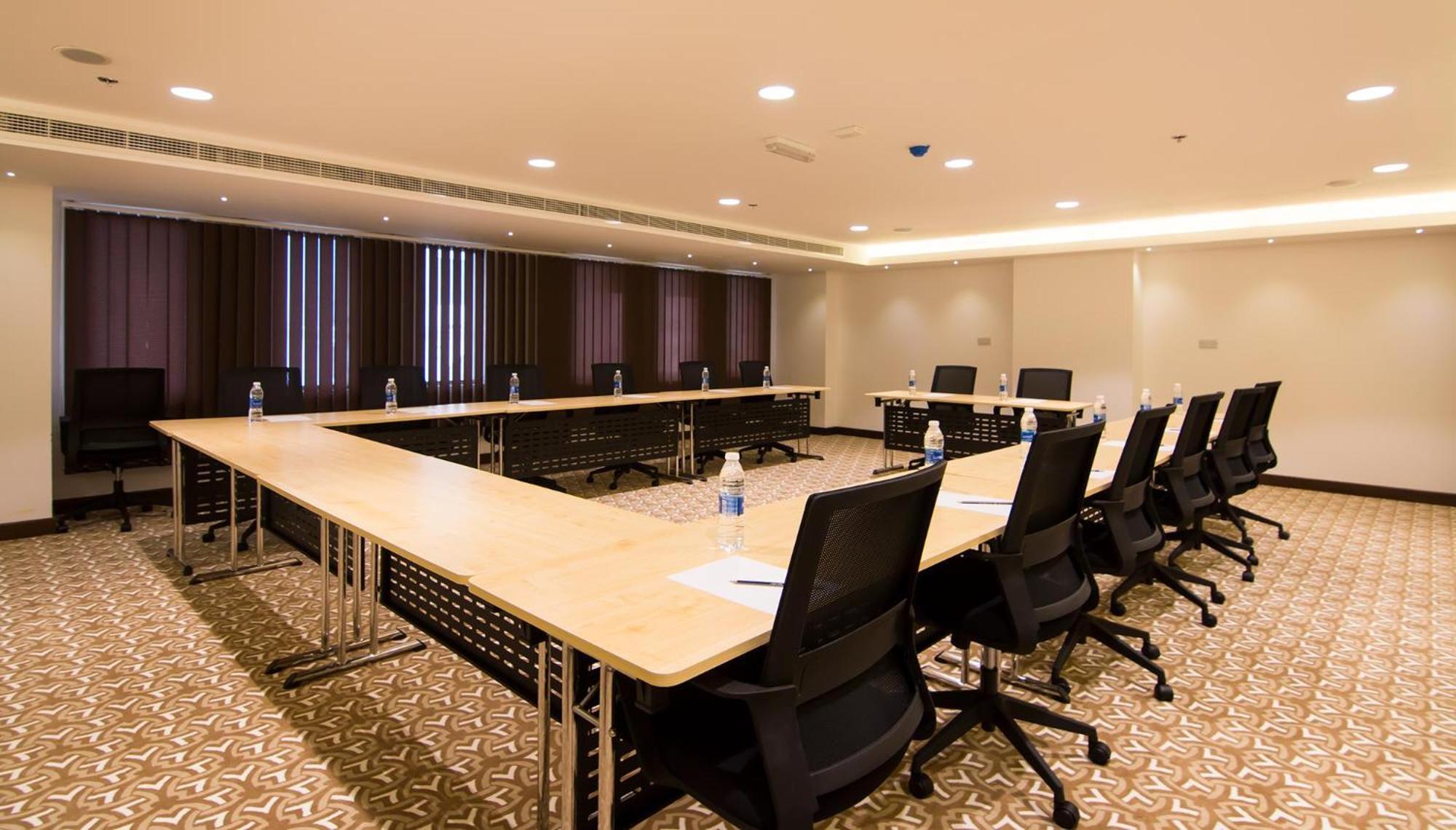 City Park Hotel Apartments Μουσκάτ Εξωτερικό φωτογραφία