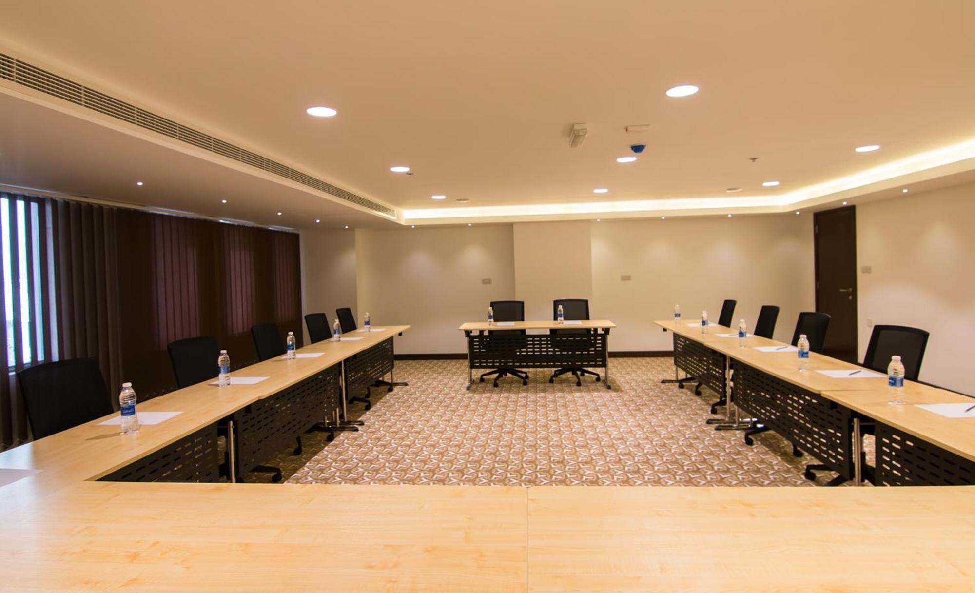 City Park Hotel Apartments Μουσκάτ Εξωτερικό φωτογραφία